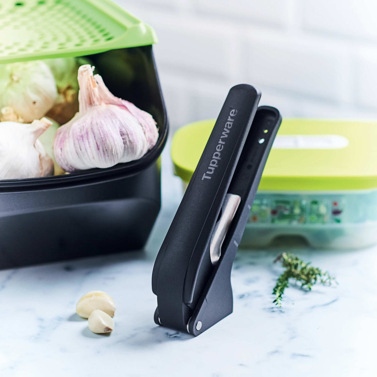 tupperware garlic press peel press prep garlic fresh herbs 3