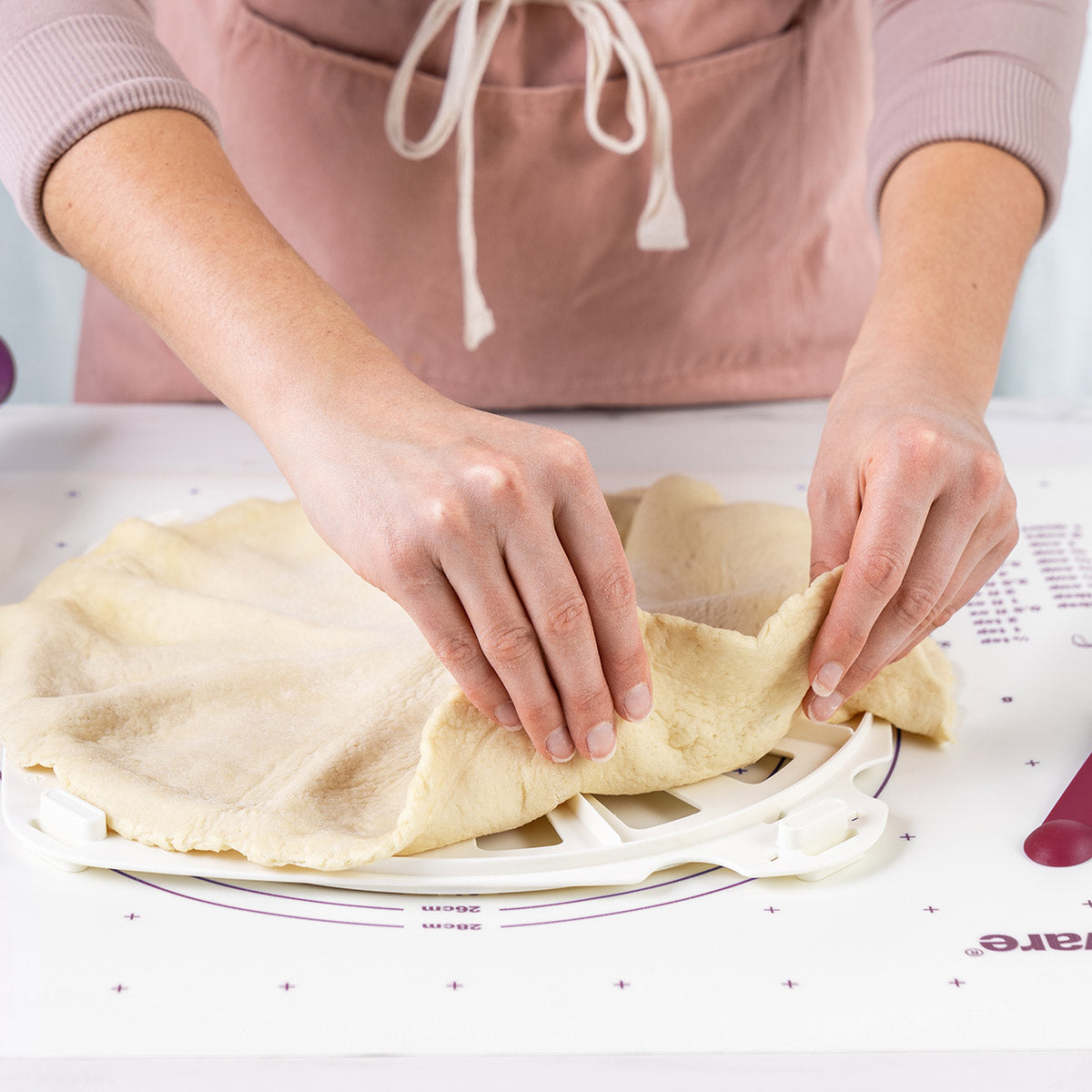 tupperware pastry sheet non slip mat with measuring guides 3