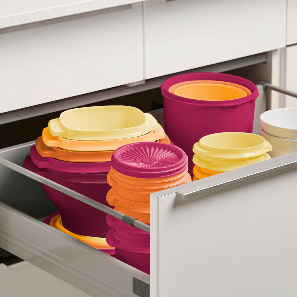 tupperware servalier 32 piece set 9